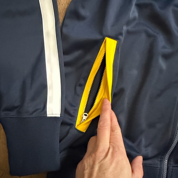 The North Face Men's Navy Jacket with Yellow Accents - Picture 4 of 9